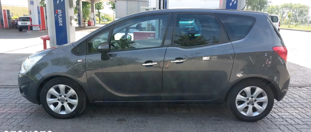 Opel Meriva cena 23900 przebieg: 189200, rok produkcji 2011 z Płońsk małe 631